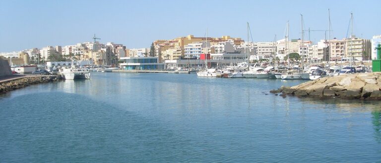 1440px Puerto de Roquetas de Mar Espana 2010 768x330