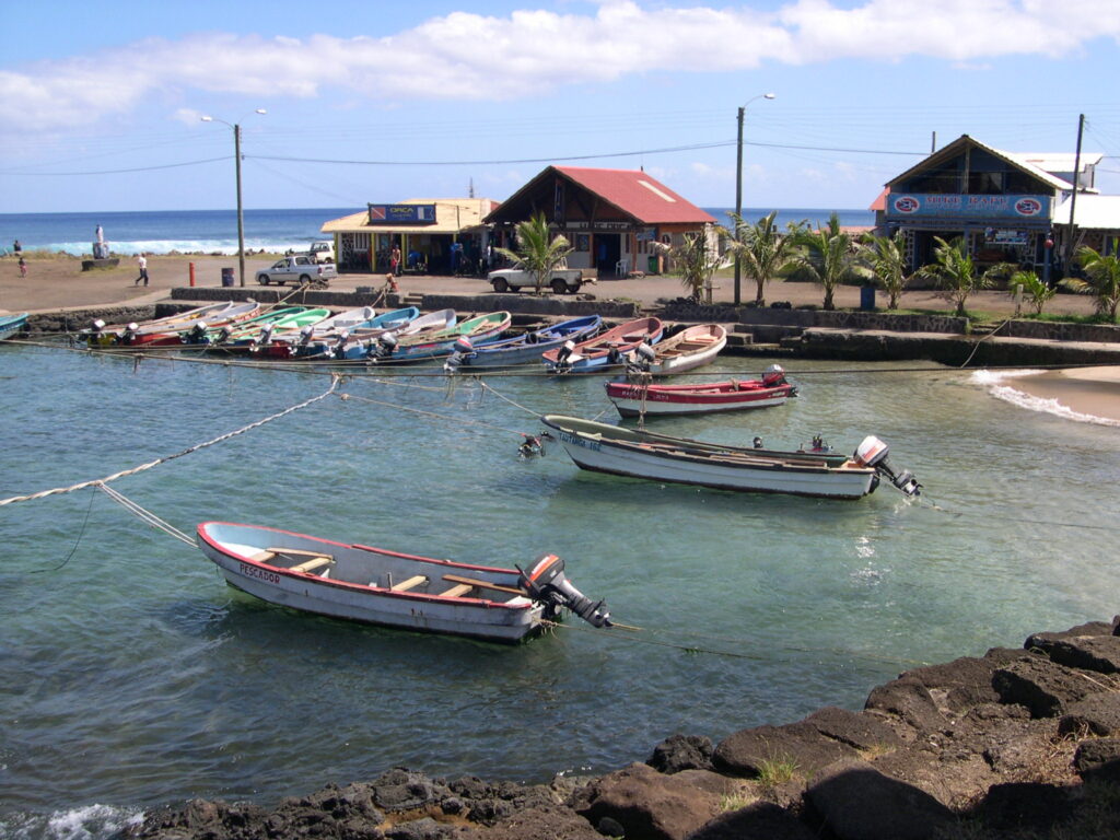 Hanga Roa Harbour 1024x768