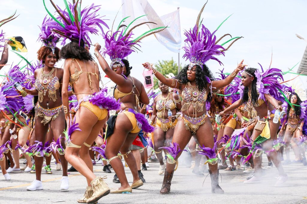 People dancing 1024x682