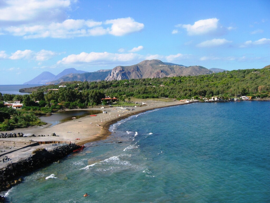 Aquacalda en Porto di Ponente VulcanoEolische eilanden 1