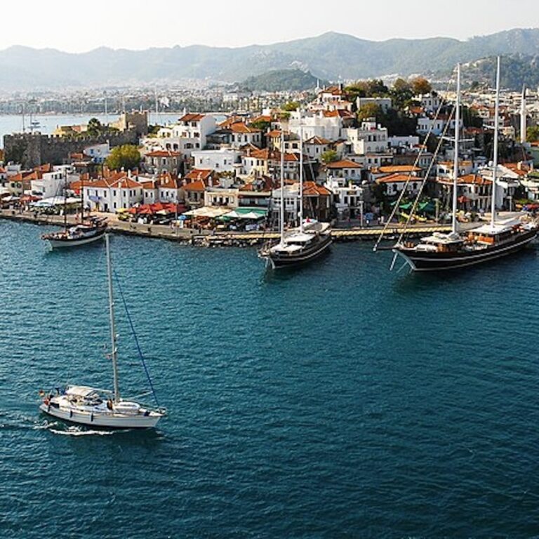 Photo courtesy of <a href="https://commons.wikimedia.org/wiki/File:Marmaris_harbor_(aerial_view),_Mu%C4%9Fla_Province,_southwest_Turkey,_Mediterranean.jpg">Mstyslav Chernov</a>