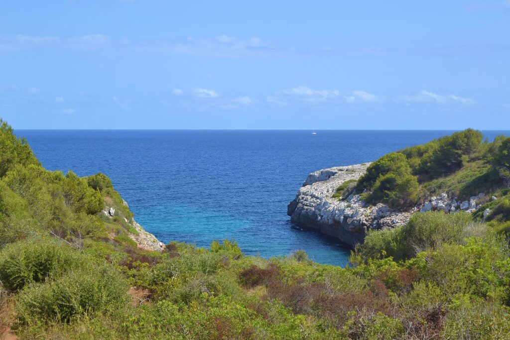 2048px Cala Murta Porto Cristo Mallorca Espana 1024x683